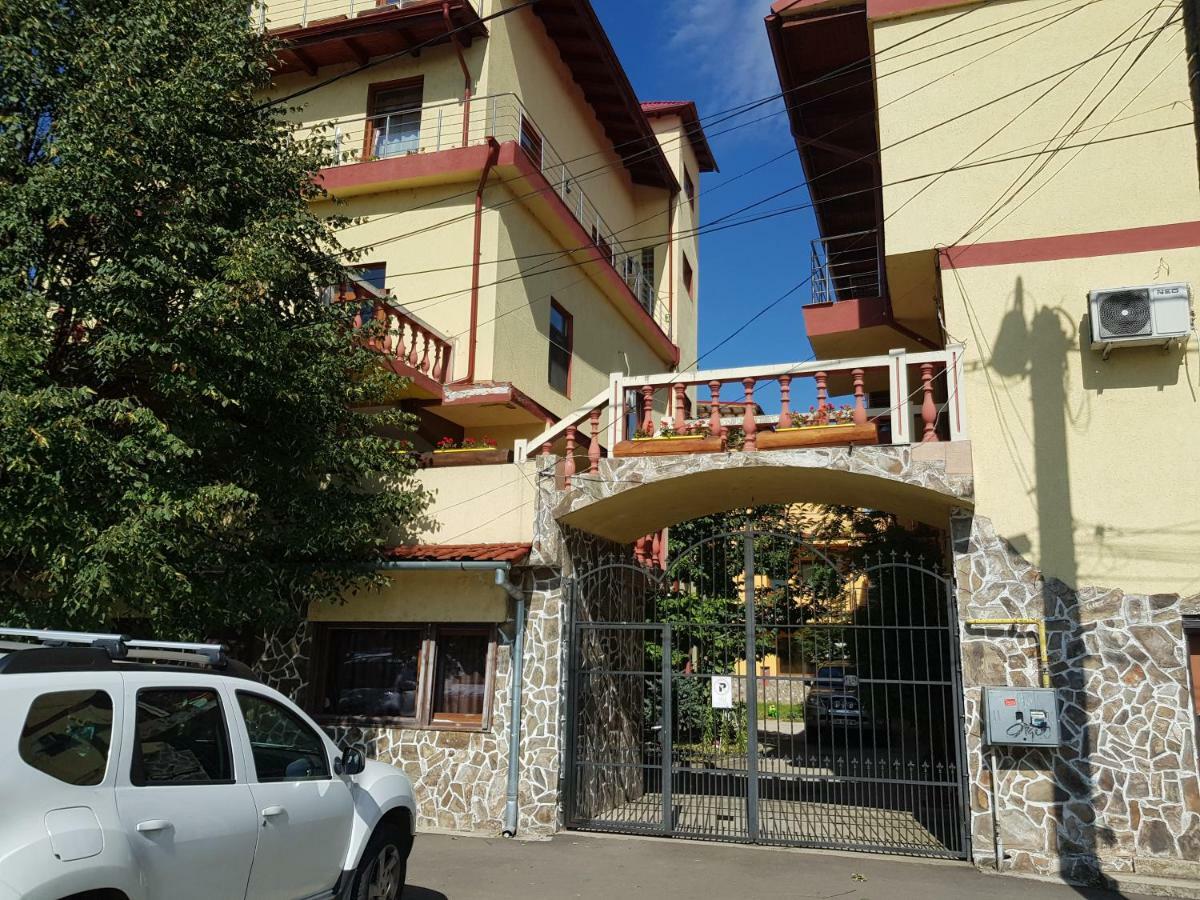 Casa Tiky Hotel Timişoara Exterior foto